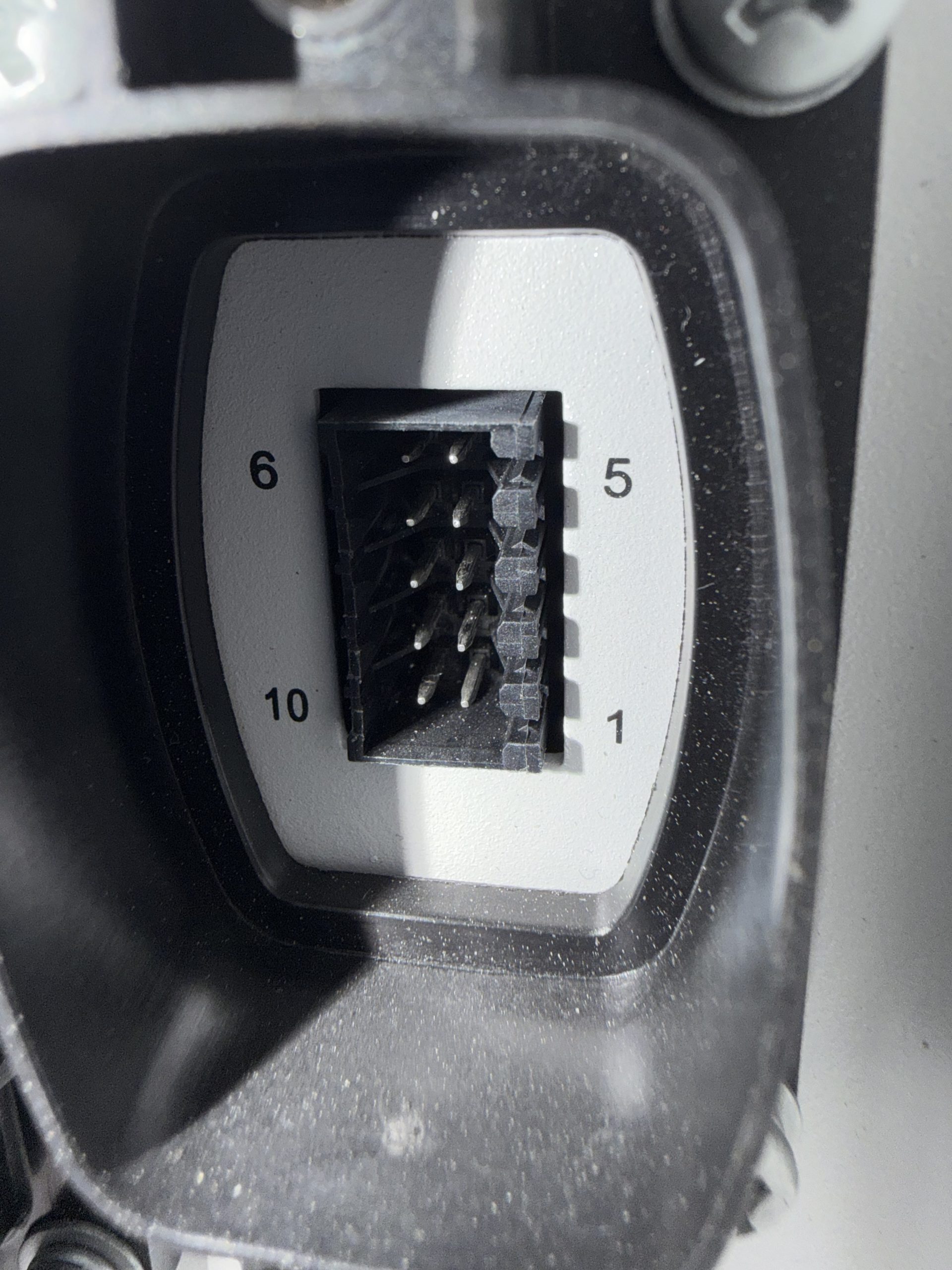 LUNA2000-S0 connectors